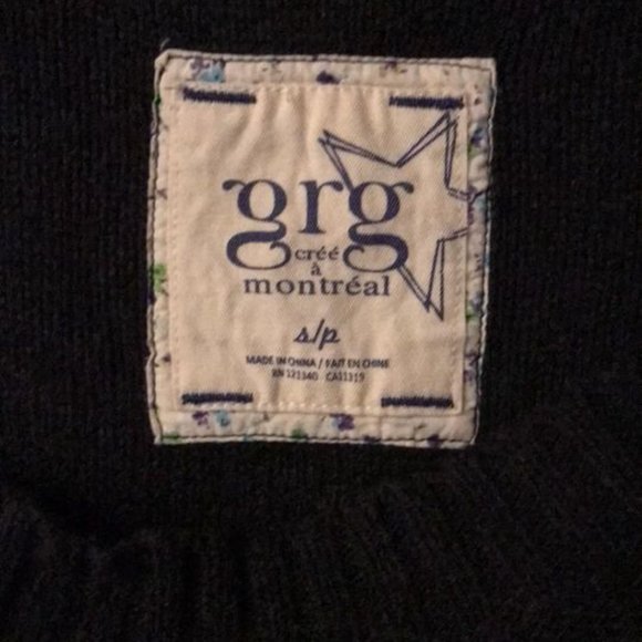 EUC Women's short sleeve dark grey sweater - Size Small - Picture 2 of 2